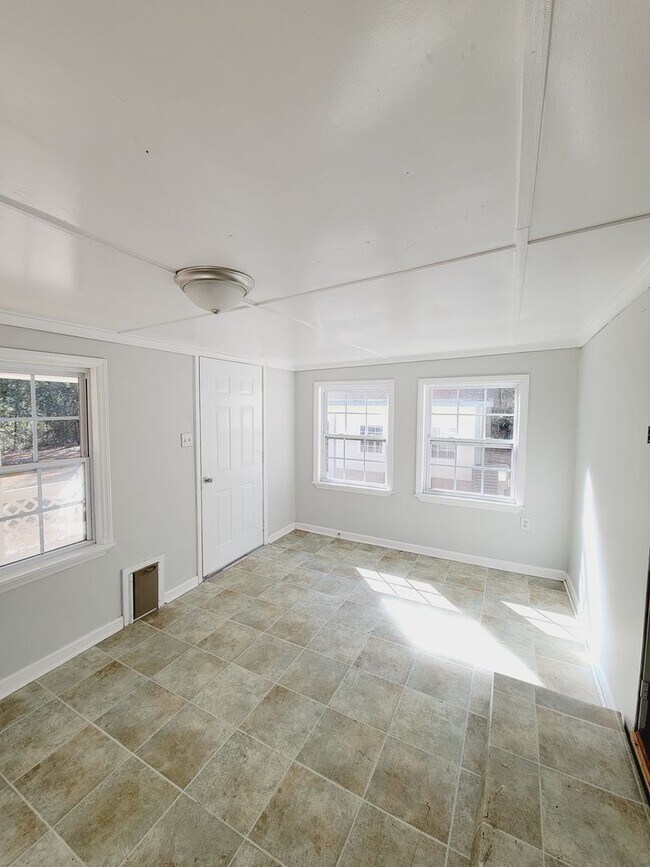 Building Photo - LELAND - Hickory Hollow - 2 Bedroom Mobile...