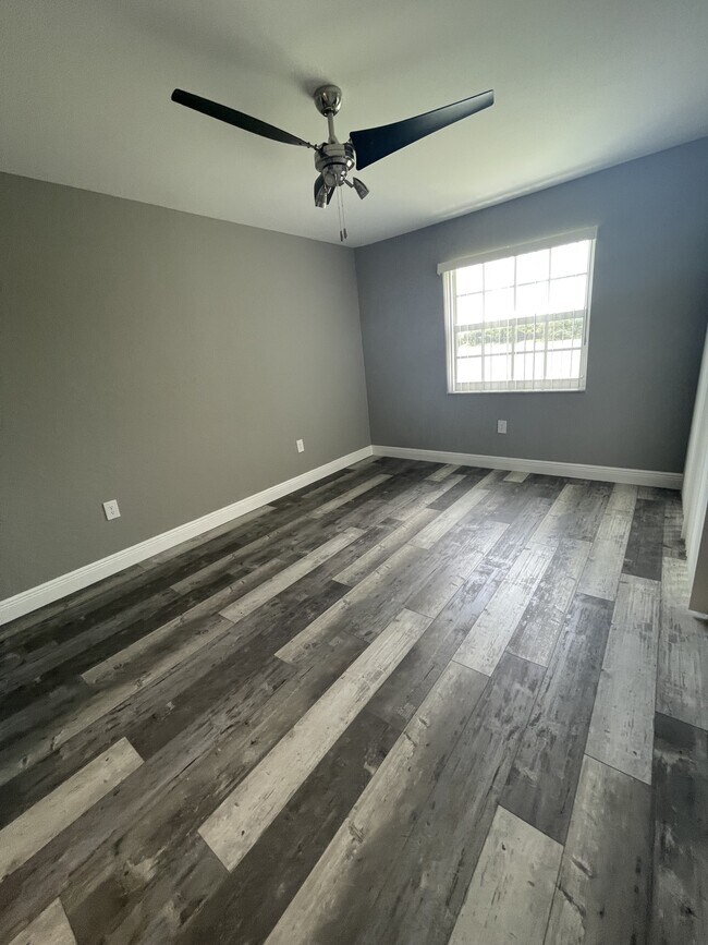 Building Photo - 2803 N Oakland Forest Dr