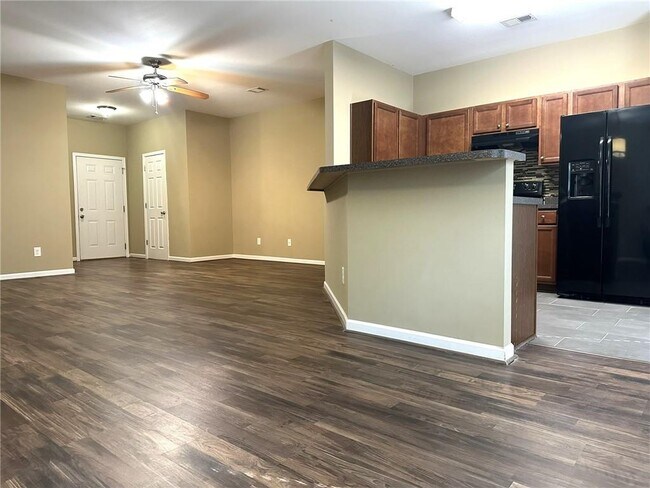 Building Photo - 538 Oakside Pl