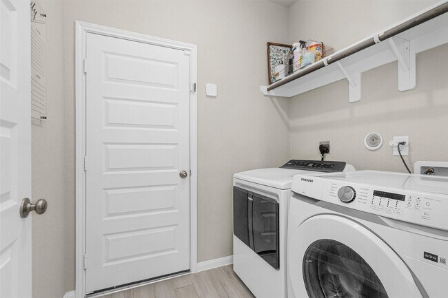 Building Photo - 18503 Sunrise Maple Dr