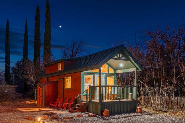 Building Photo - 2830 Red Rock Loop Rd