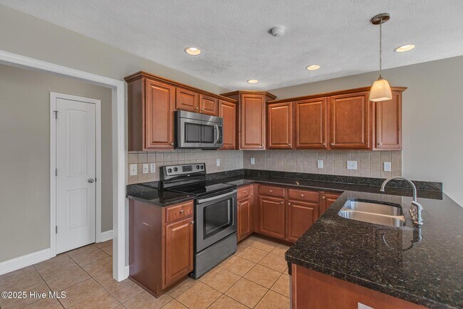 Building Photo - 163 Louie Ln