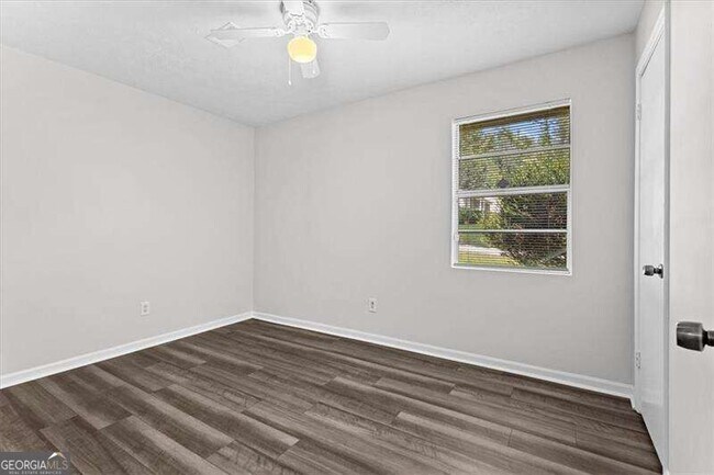 Building Photo - 3065 Tara Woods Dr