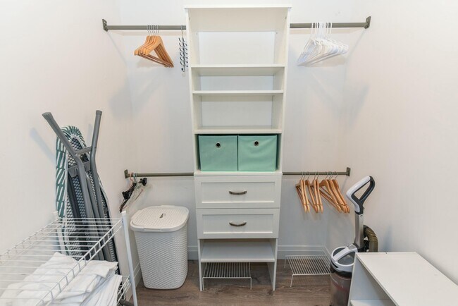 Building Photo - 1605 S US Hwy 1