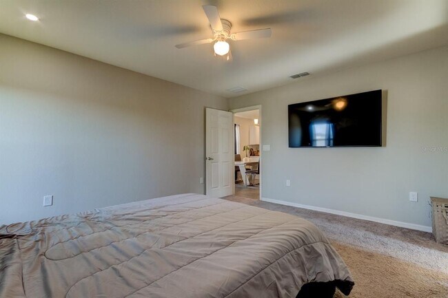Building Photo - 6738 Hanworth Ln