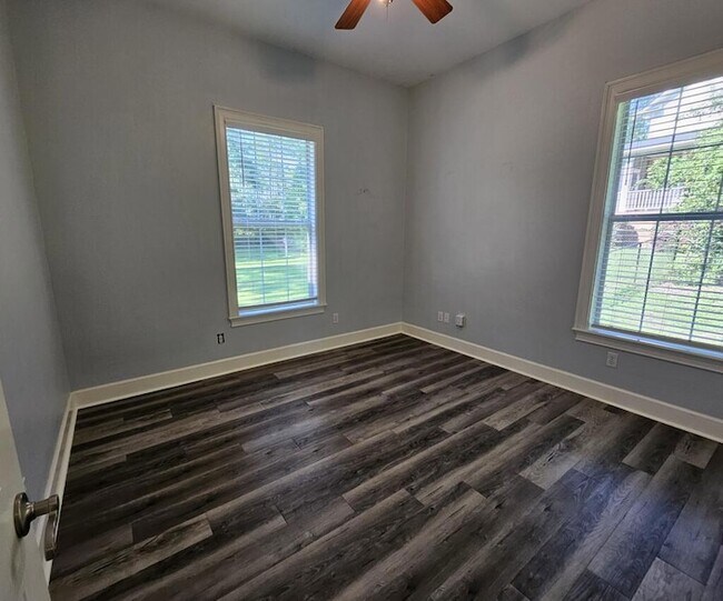 Building Photo - 366 Bellingham Dr