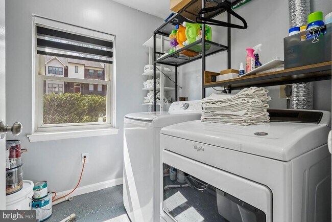 Building Photo - 6608 Westbury Oaks Ct