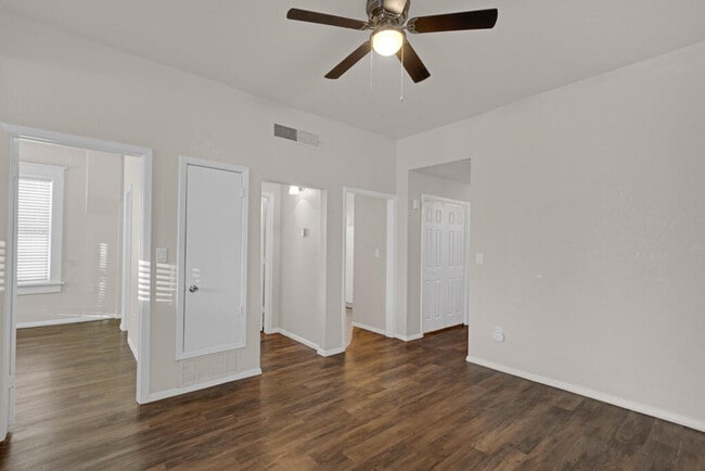 Building Photo - 408 Nino Aguilera St