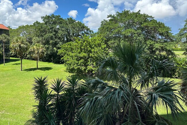 Building Photo - 2480 Presidential Way