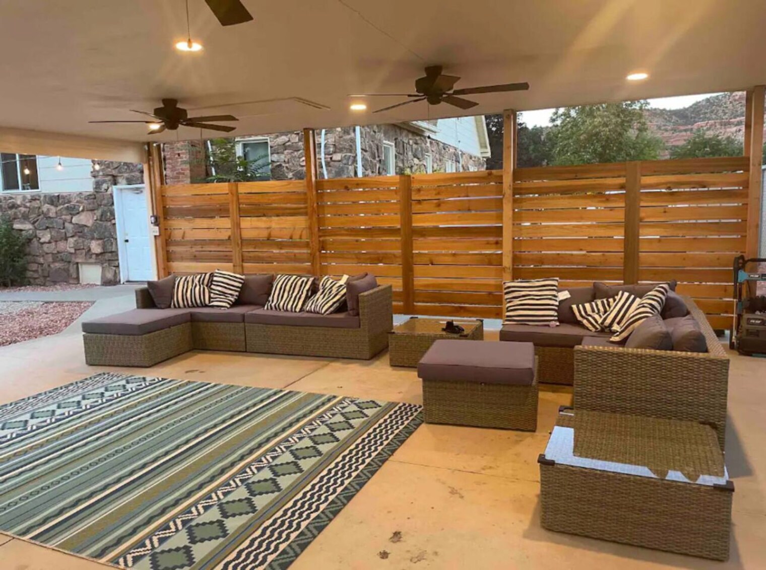 Building Photo - 170 E 100 N