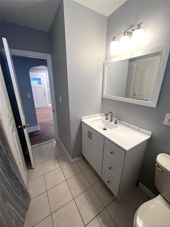 Building Photo - 24 Arnold Ave