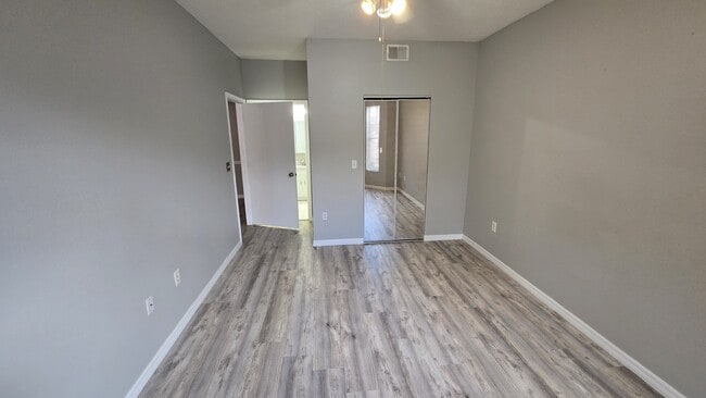 Building Photo - 5572 Metrowest Blvd