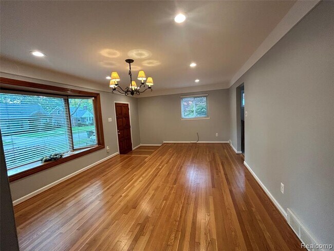 Building Photo - 1577 E Melton Rd