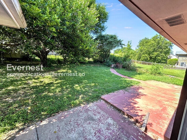 Building Photo - 1525 Matt Leonard Dr SW