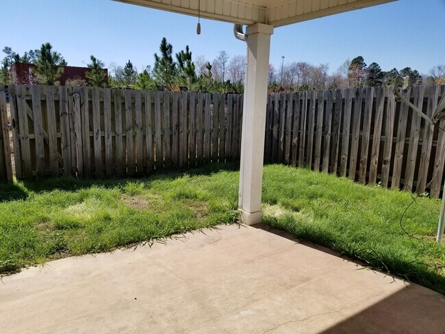 Building Photo - 211 Sunview Drive