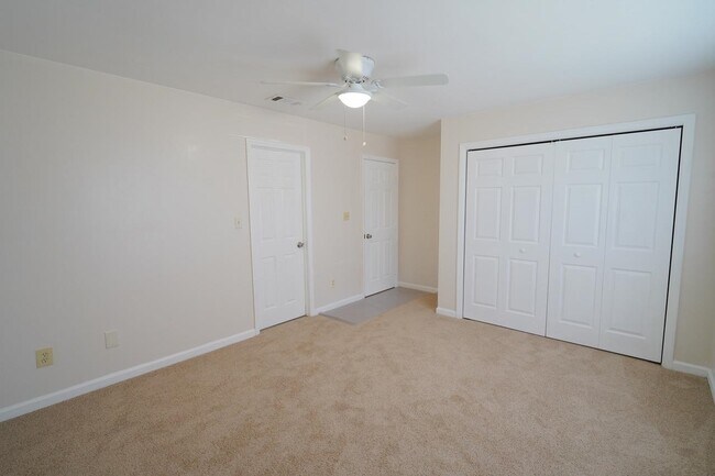 Building Photo - 3178 N Ridge Rd