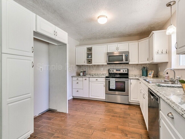 Building Photo - 1625 Homeland Ave