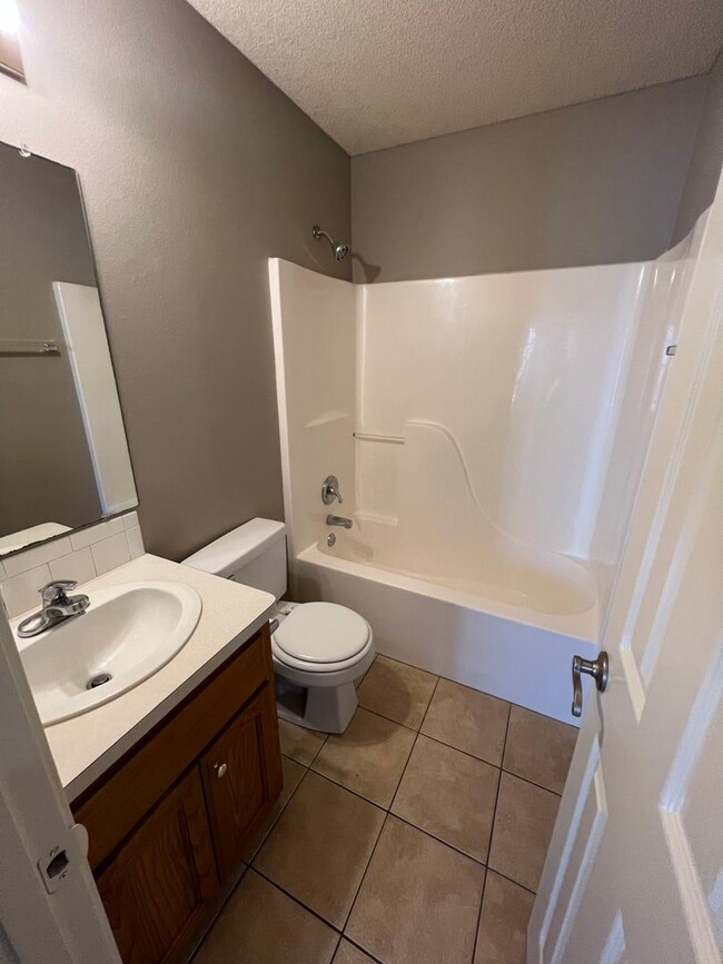 Building Photo - 1825 Wilder Ln