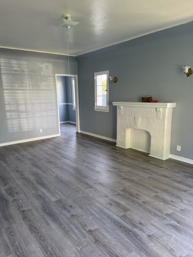 Building Photo - 11456 Albers St