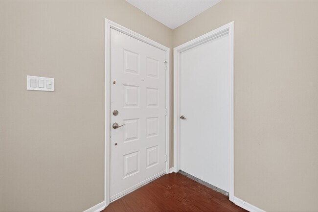 Building Photo - 1010 Valley Ranch Dr