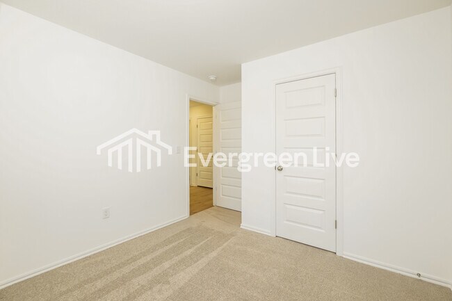 Building Photo - 4005 Olivia St