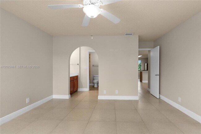 Building Photo - 10105 W Sunrise Blvd