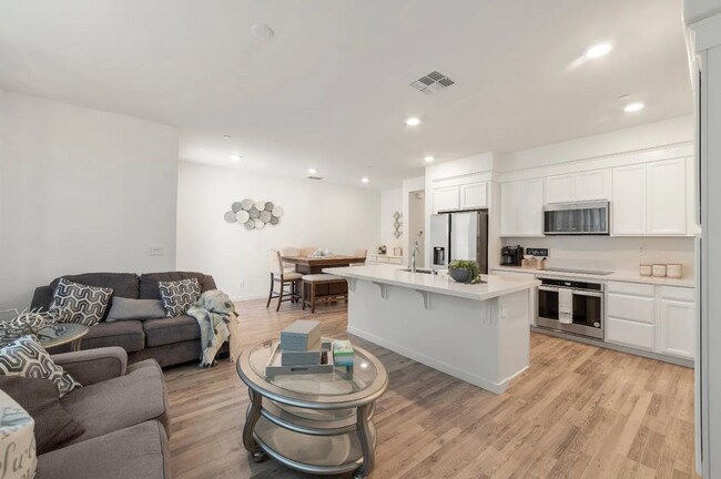 Building Photo - 3074 Seaspray Walk