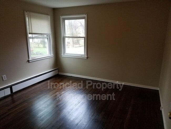 Building Photo - 167 Newfield St