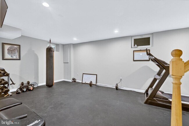 Building Photo - 9821 Owens Ct