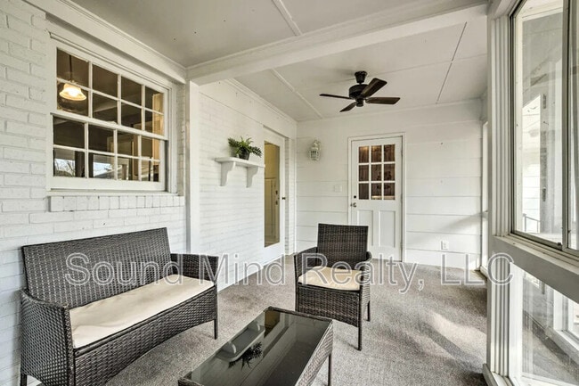Building Photo - 144 Parkwood Cir