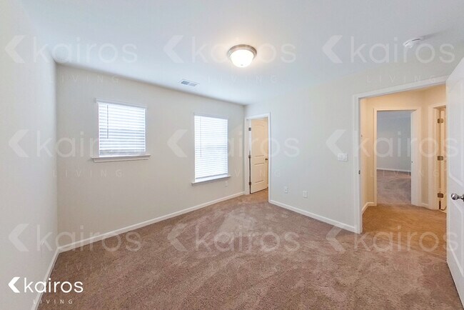 Building Photo - 15 Duluth Dr