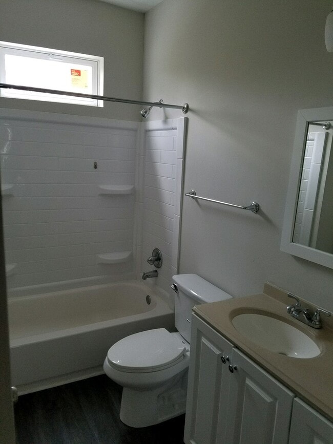 Building Photo - Beautifully Updated Church Hill Row House ...