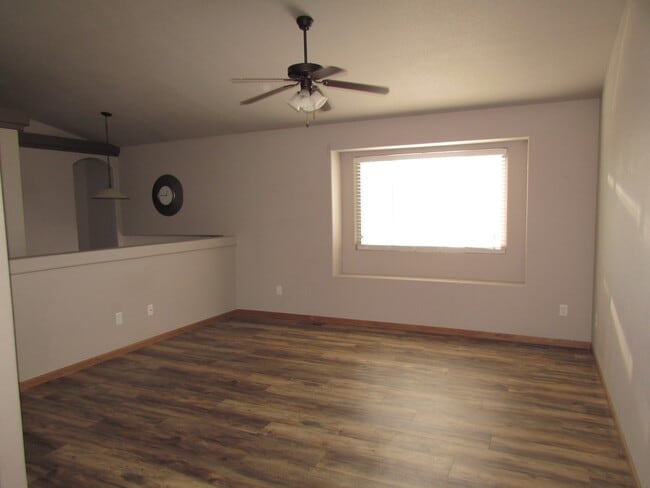Building Photo - 3 BEDROOM | 2 BATH | CENTRAL AIR | RAPID VALLEY