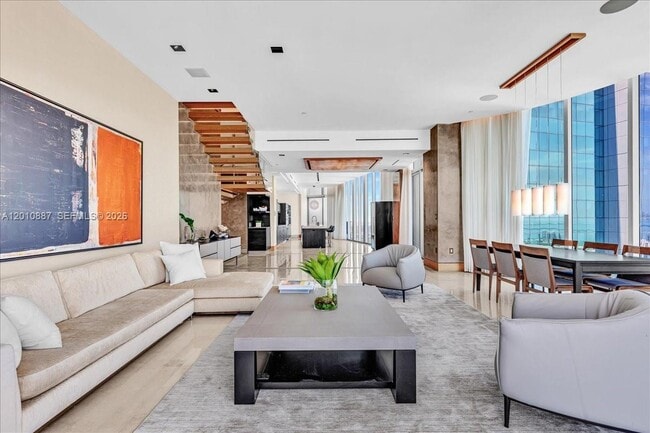 Building Photo - 200 Biscayne Blvd Way