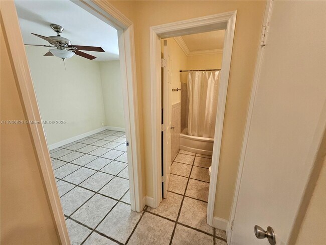 Building Photo - 2016 NE 26th Dr