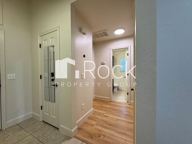 Building Photo - 3 Bed/2 Bath Edmond Home **AMAZING Locatio...