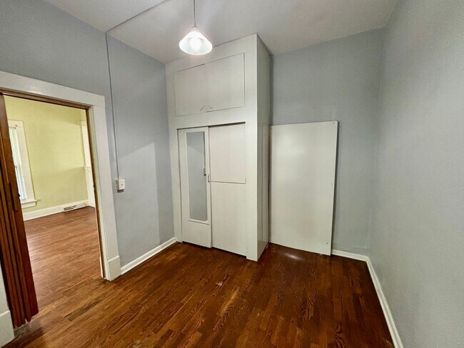 Building Photo - 3-bedroom home with Washer & Dryer Included