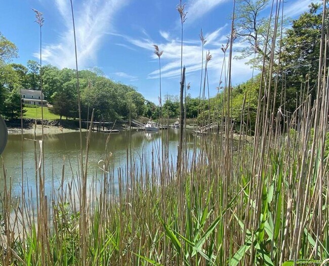 Building Photo - 190 Jackson Landing