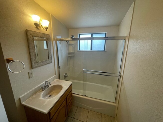 Building Photo - $3,590 / 3 BR - 1509 SF - VERY NICE MISSIO...