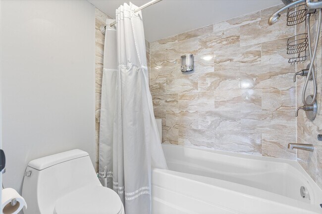 Building Photo - 1 Harbourside Dr