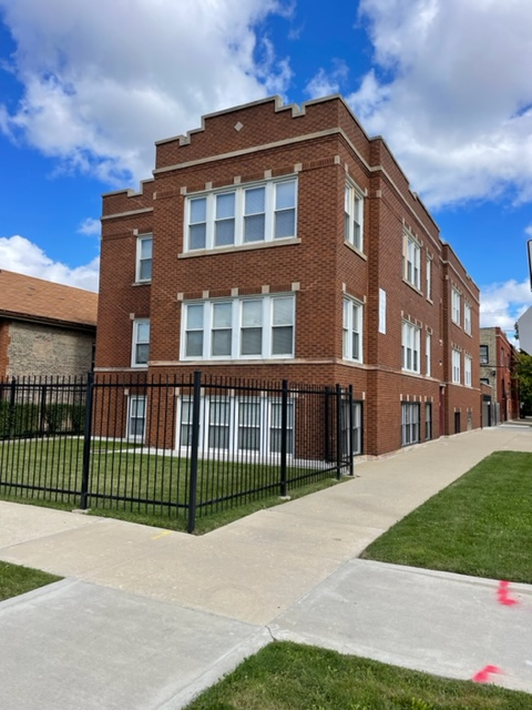 Primary Photo - 6016 W Wabansia Ave