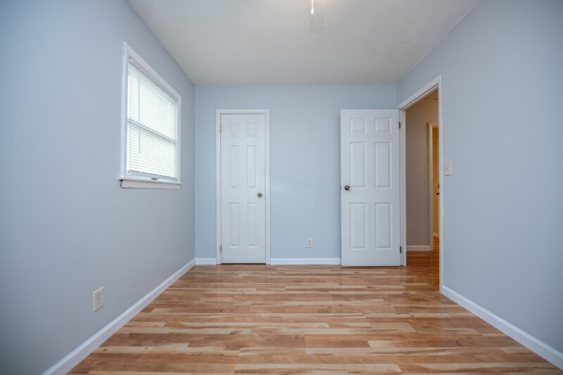 Building Photo - 3819 W Warwick Dr