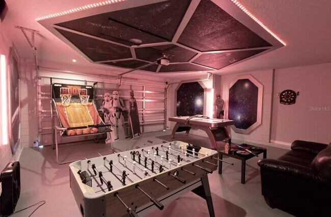 Building Photo - 251 Hypolita Ave