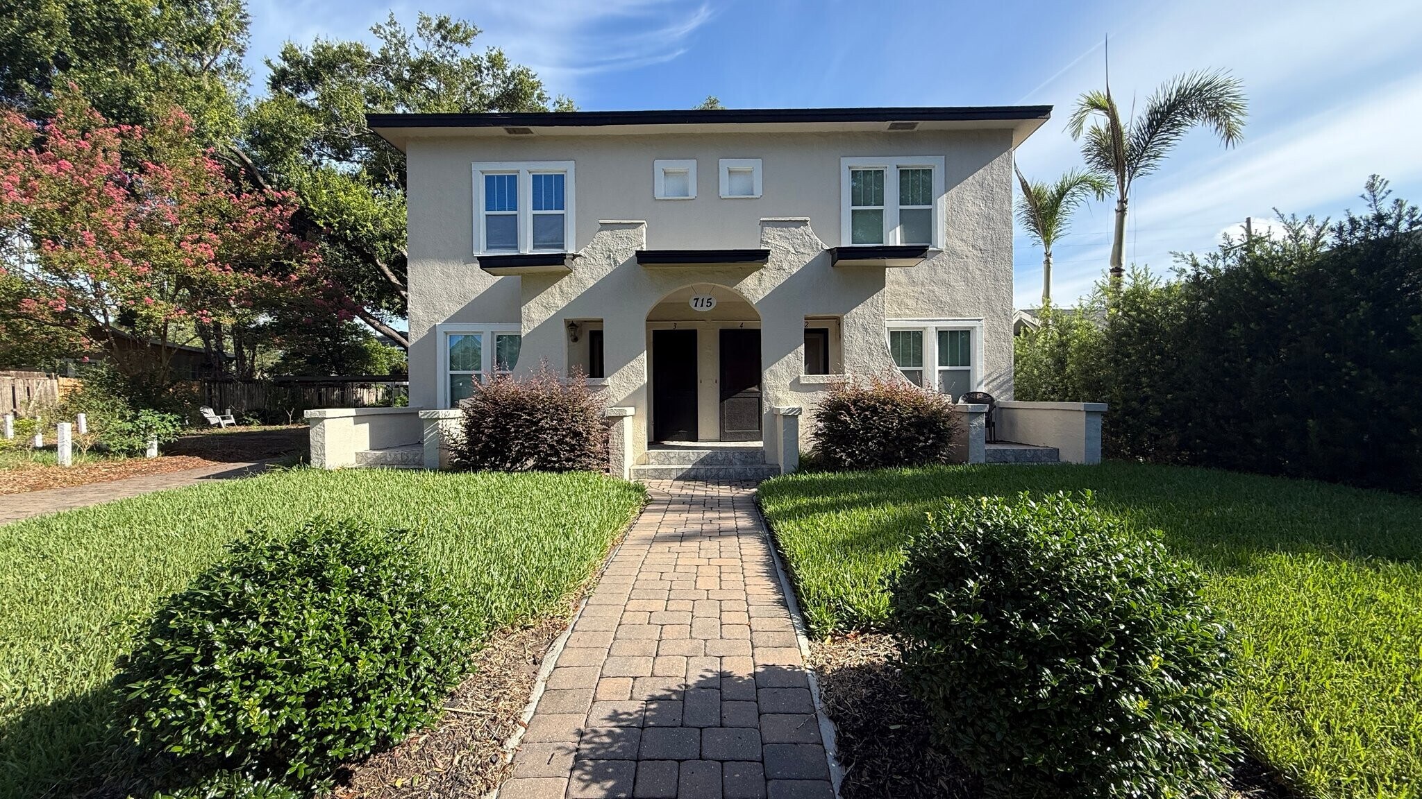 Building Photo - 715 Delaney Park Dr