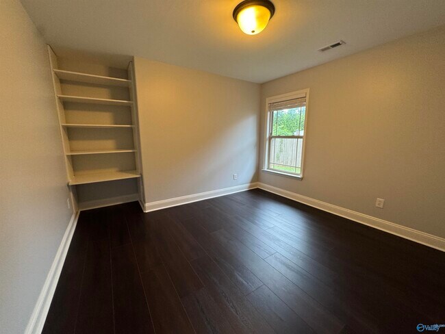 Building Photo - 212 Grantham Cir