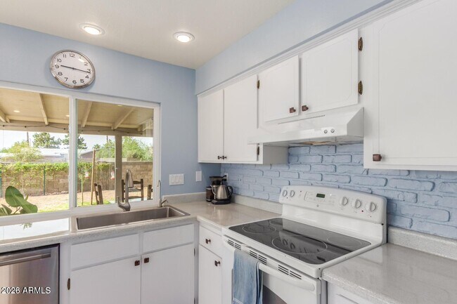 Building Photo - 4101 E Walatowa St