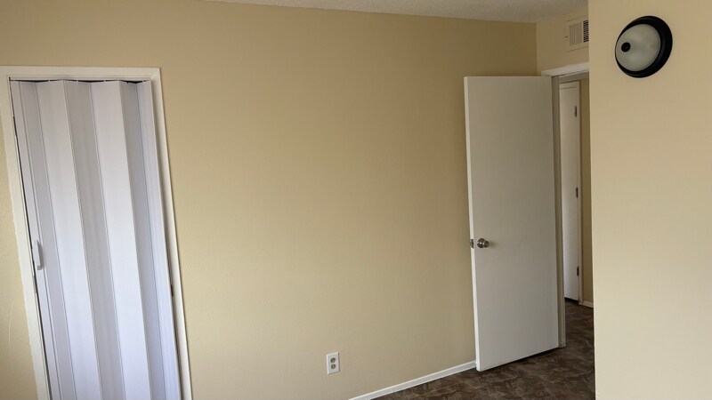 Building Photo - 5229 Mountain View Dr