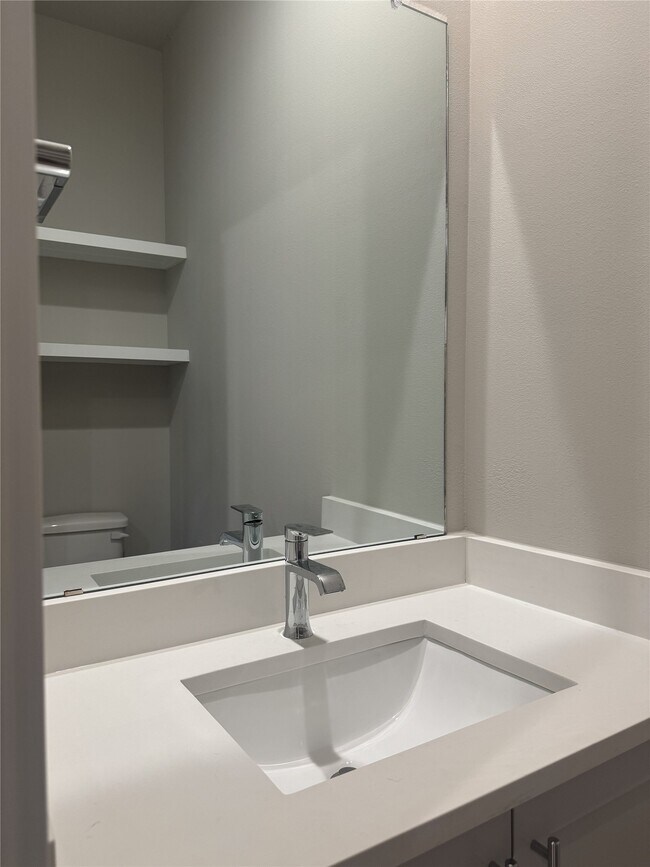 Building Photo - 540 Janisch Rd