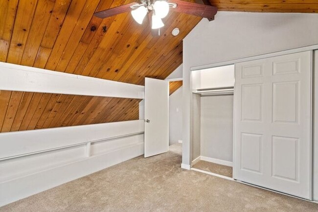 Building Photo - Beautiful 1x1 Rustic-Style Apartment