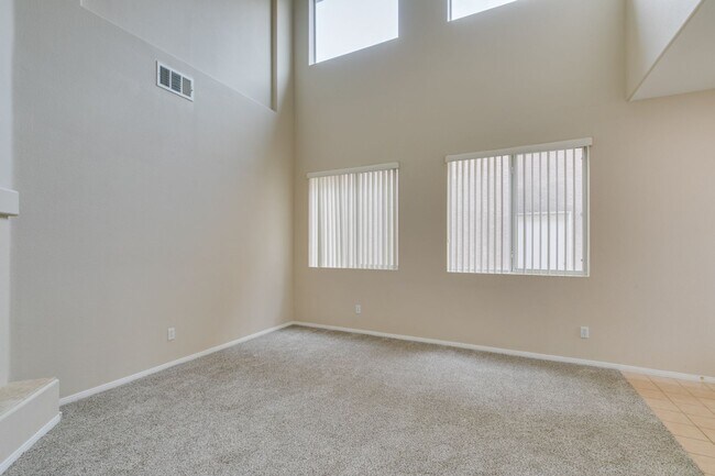Building Photo - Beautiful 2-story home featuring 4 bedroom...